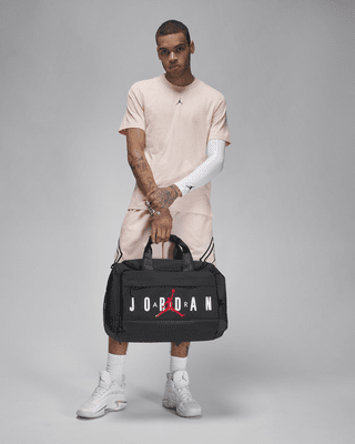 NIKE公式】ジョーダン ベロシティ ダッフルバッグ (46L).オンライン
